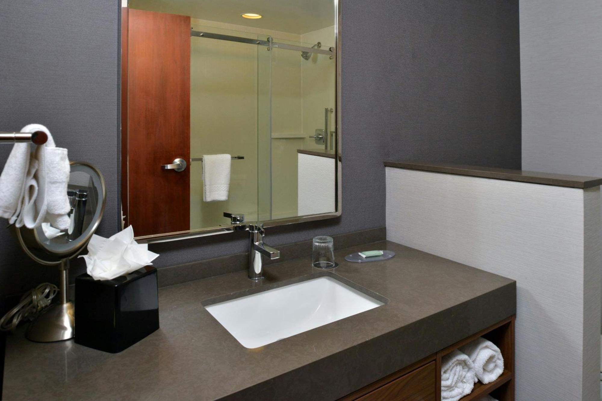 Courtyard By Marriott Harrisburg Hershey Экстерьер фото