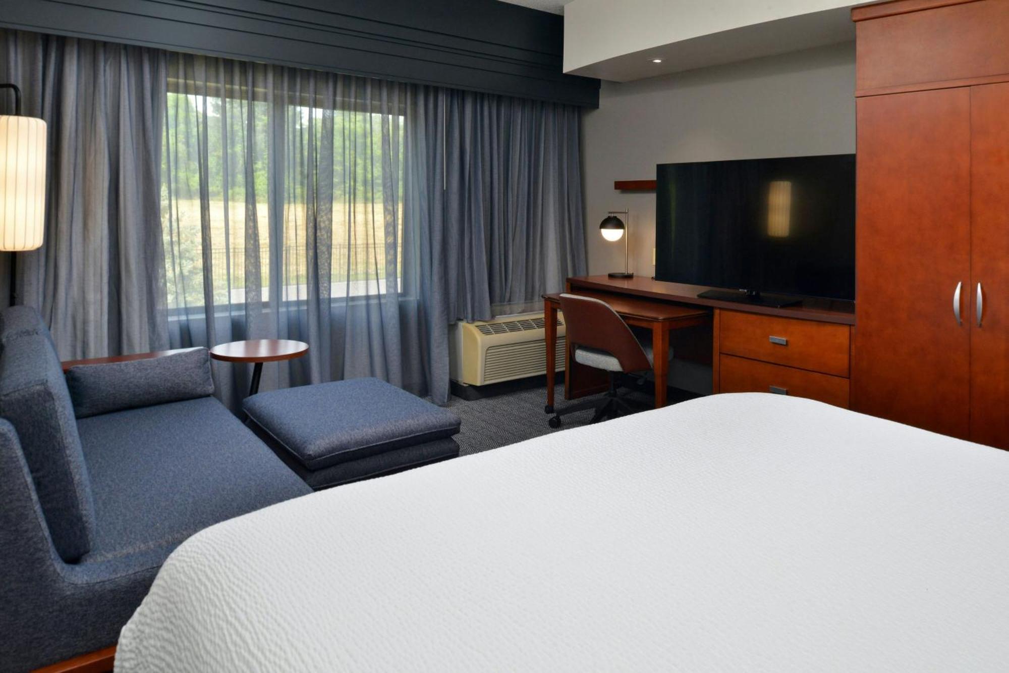 Courtyard By Marriott Harrisburg Hershey Экстерьер фото