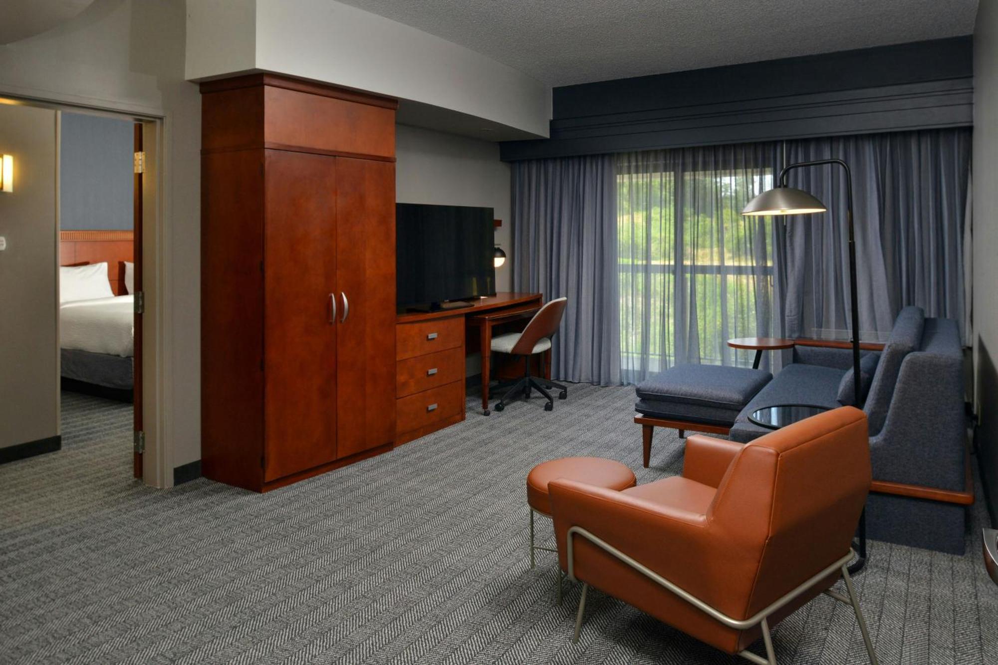 Courtyard By Marriott Harrisburg Hershey Экстерьер фото
